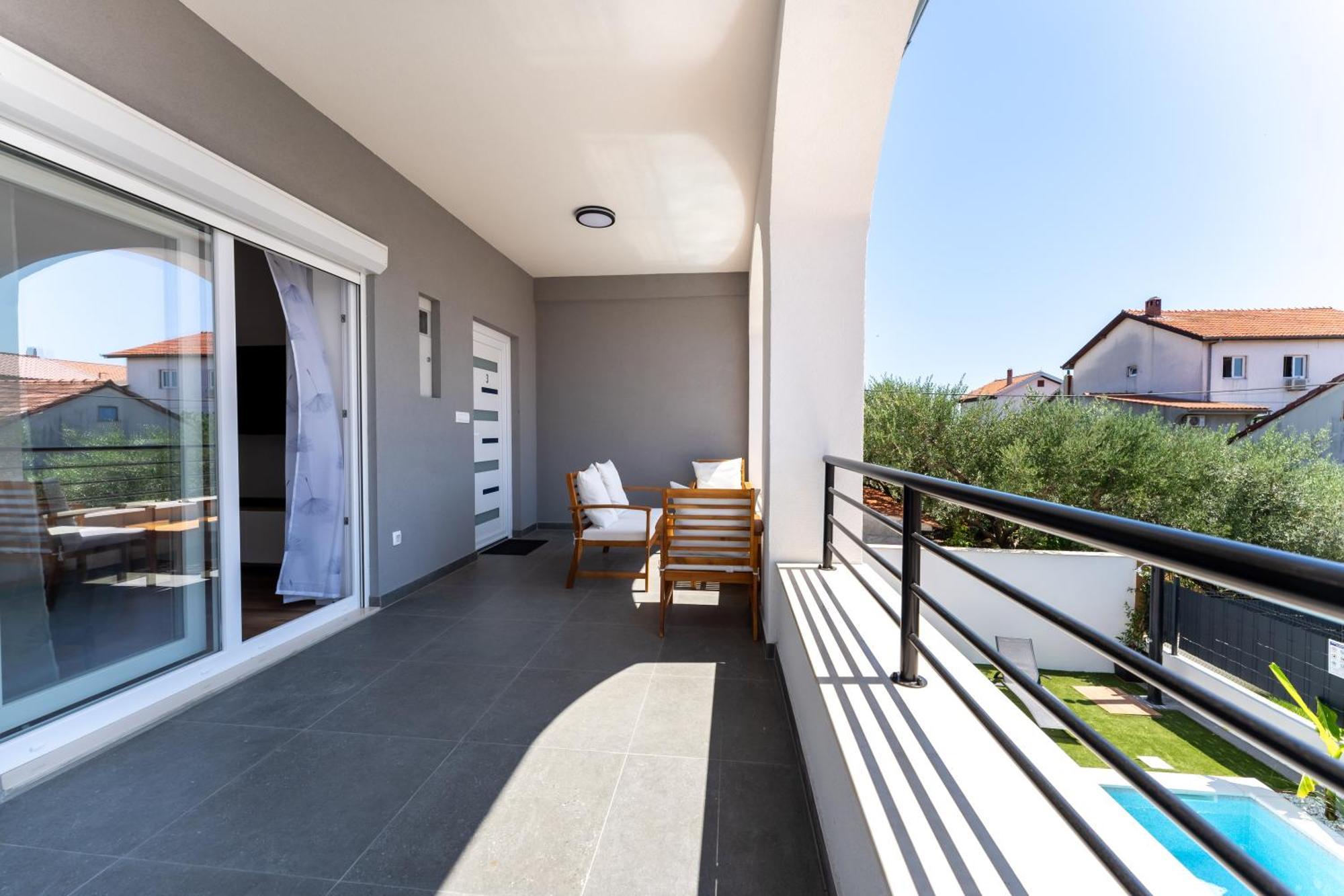 Bernie Apartments With A Pool ซาดาร์ ภายนอก รูปภาพ