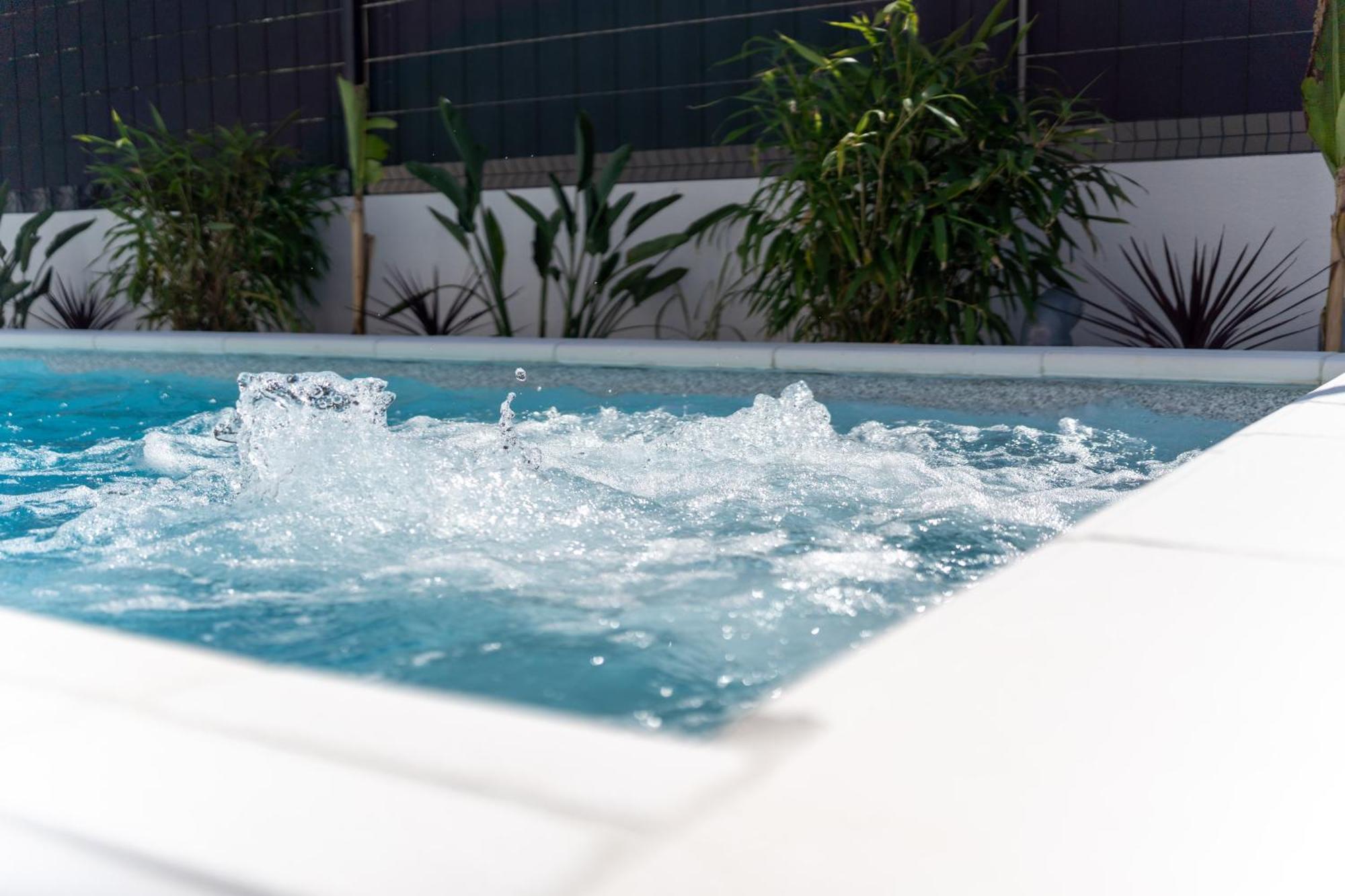 Bernie Apartments With A Pool ซาดาร์ ภายนอก รูปภาพ