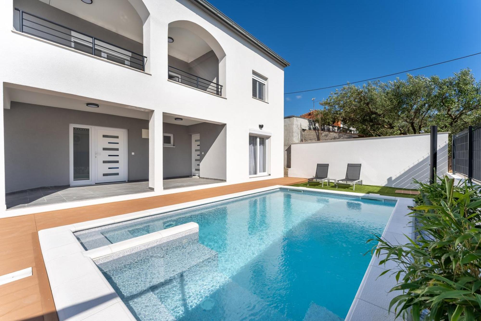 Bernie Apartments With A Pool ซาดาร์ ภายนอก รูปภาพ