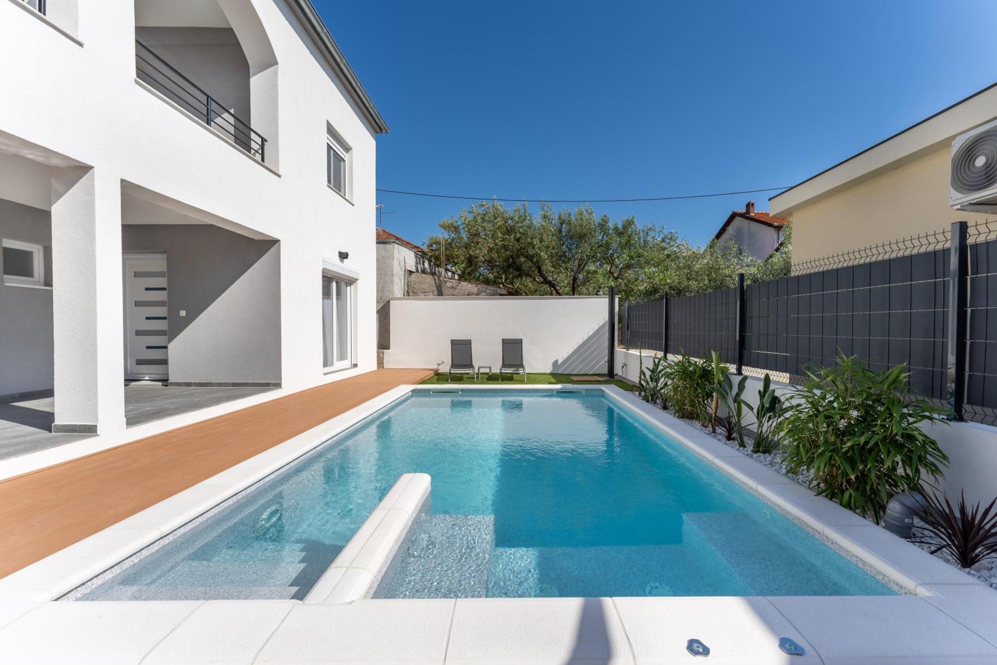 Bernie Apartments With A Pool ซาดาร์ ภายนอก รูปภาพ