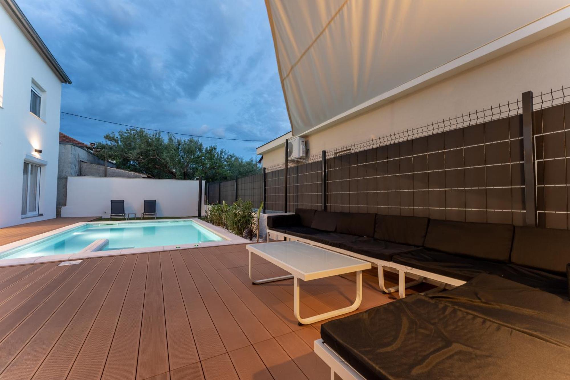 Bernie Apartments With A Pool ซาดาร์ ภายนอก รูปภาพ