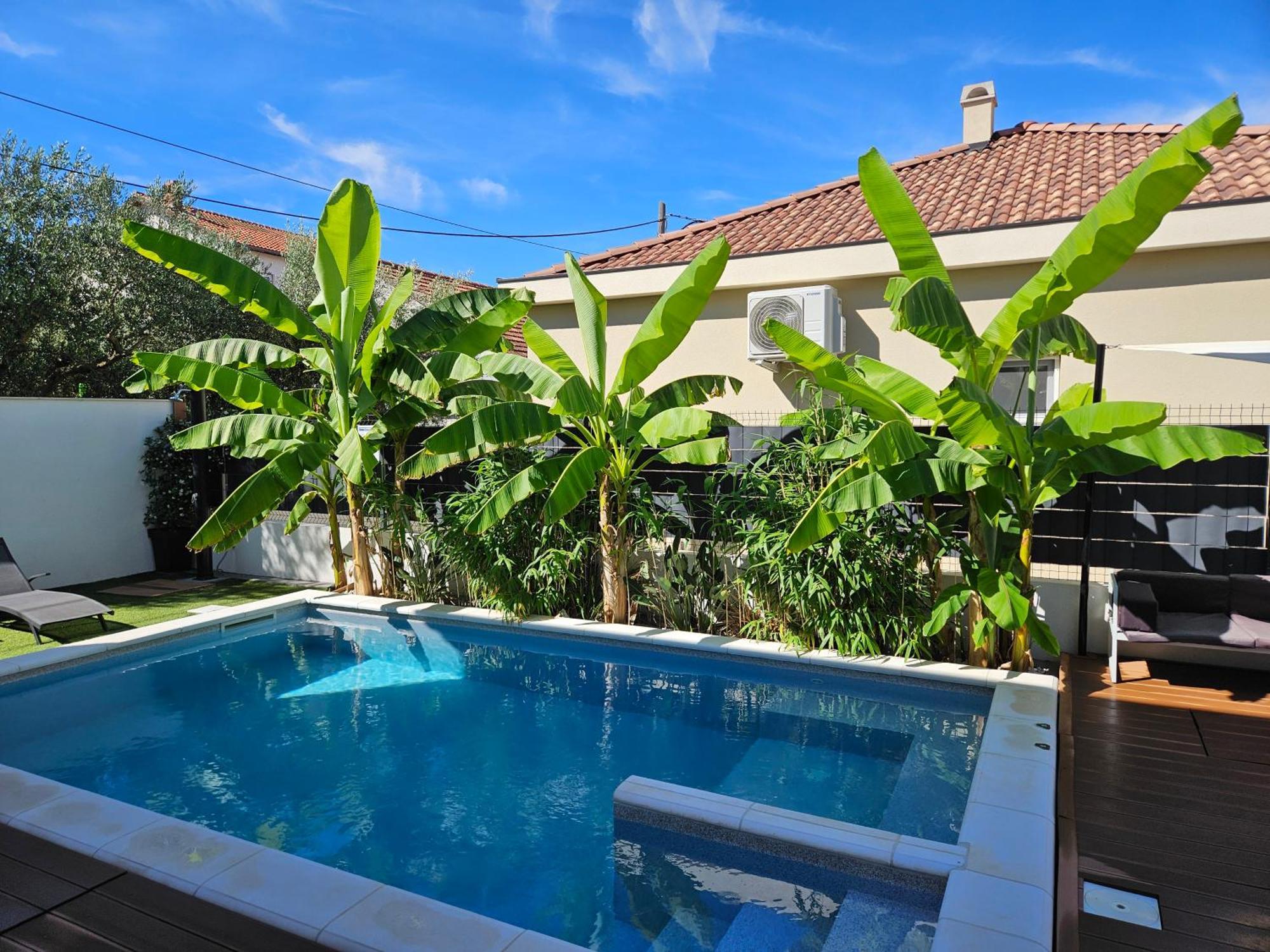 Bernie Apartments With A Pool ซาดาร์ ภายนอก รูปภาพ